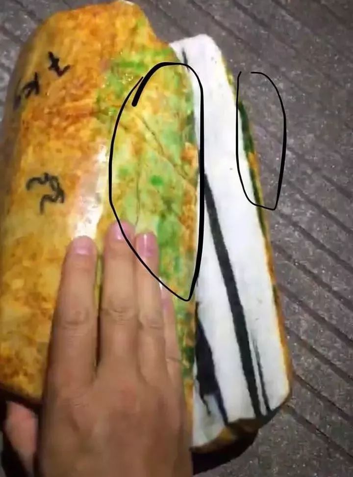 赌石为什么有十赌九输,花两万买的翡翠是不是真的