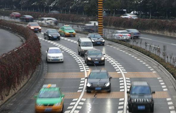 容易被扣分的标线图解,高速公路不认识5种标线扣12分