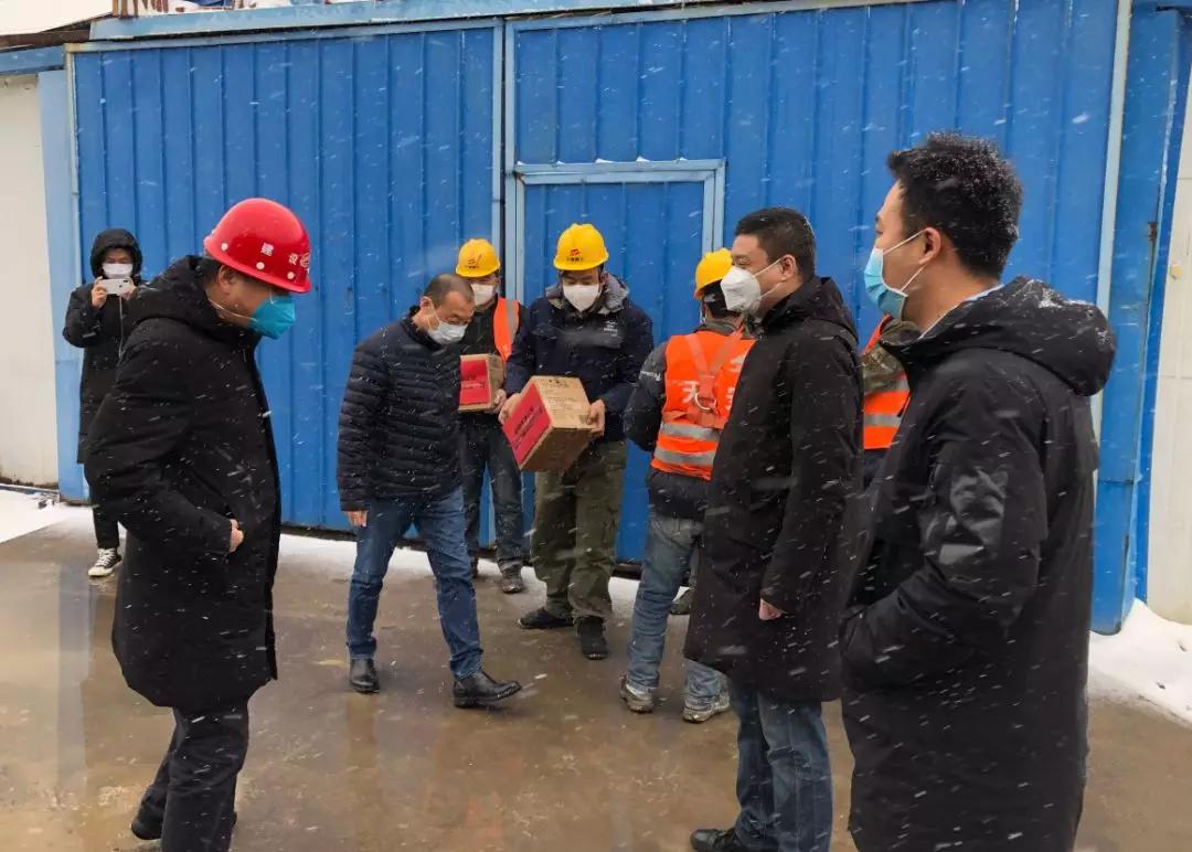 暖心慰问共克时艰|荣盛发展天津区域公司慰问一线工作者