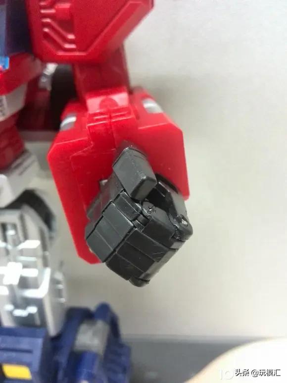 擎天柱电影版ls03玩具,03岁的玩具