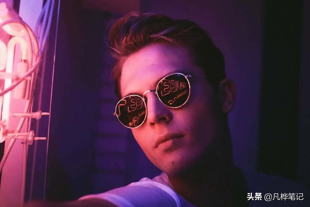 霓虹灯摄影：拍摄霓虹灯的最佳技巧