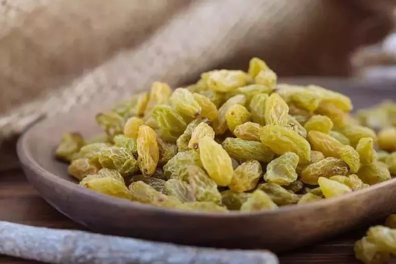 新疆特产疆妈五色葡萄干,新疆新鲜葡萄有几种