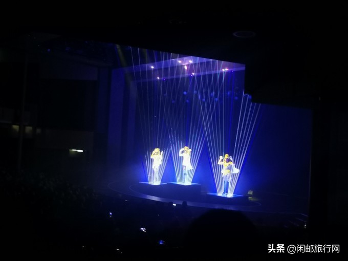 赶在台风来临前，赴一场霓虹之旅皇家加勒比光谱号游轮游记攻略