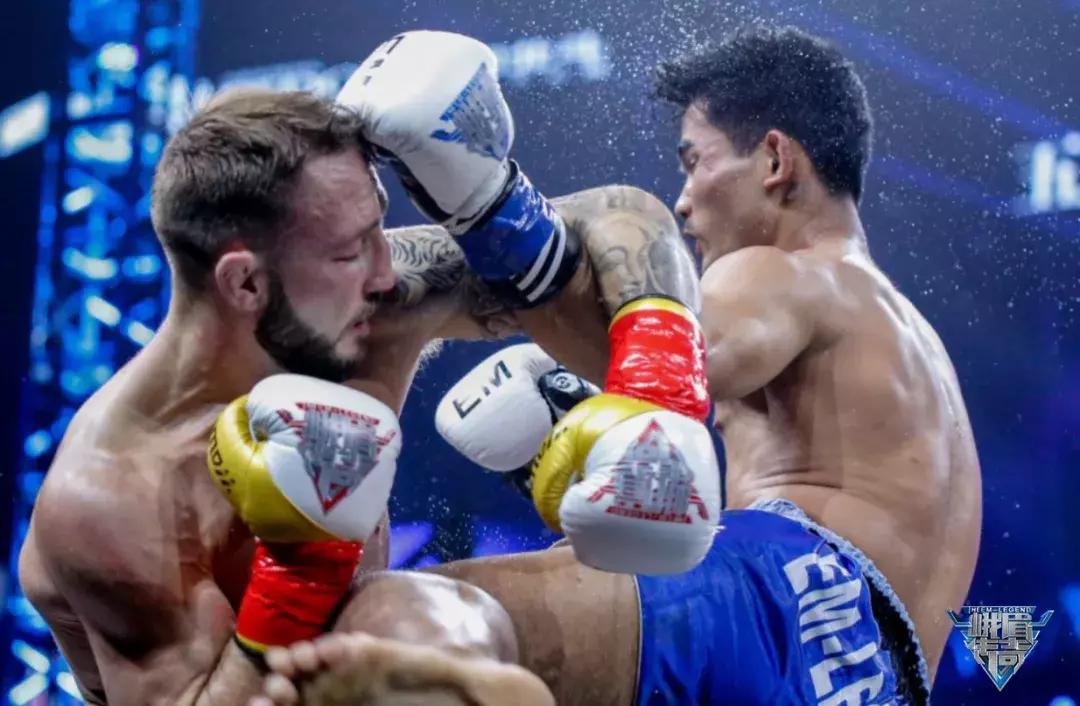 以拳破腿李小龙,以拳破腿