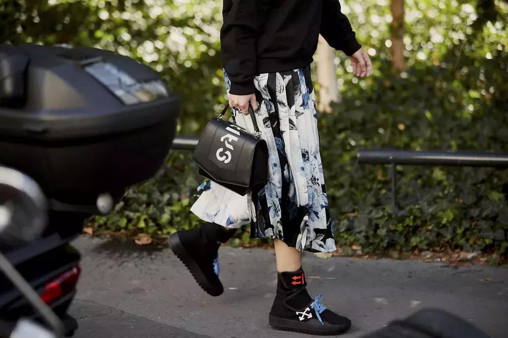 天气回暖怎么穿,天冷运动鞋怎么穿搭