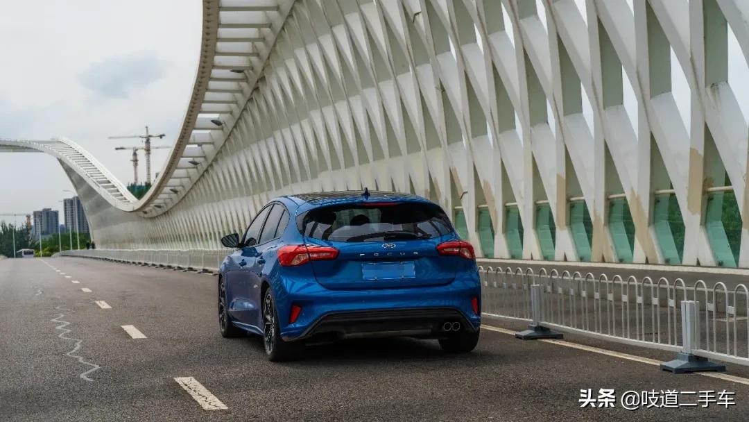 福克斯三缸发动机到底怎么样,福克斯1.5t三缸和嘉年华st发动机