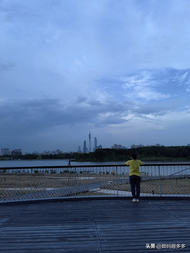 新手如何快速上手华为p50pro,深度评测华为p50与华为p50pro视频