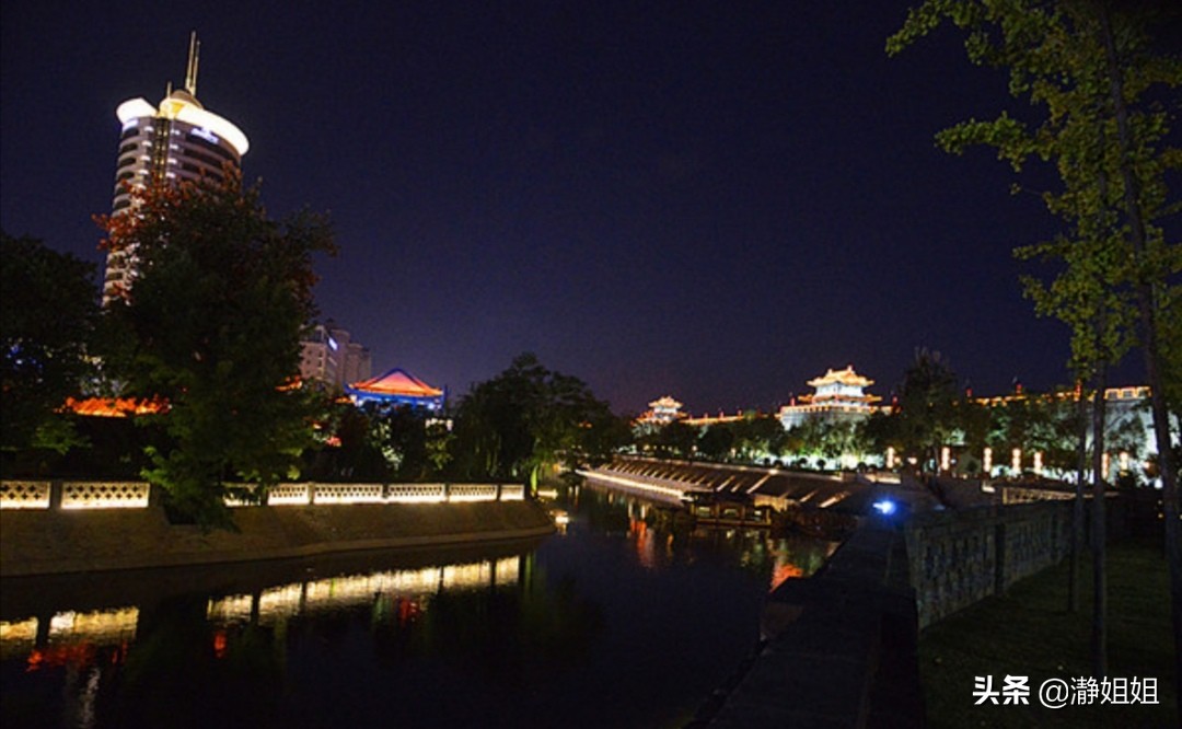 西安探店美食回民街,相约西安回民美食街