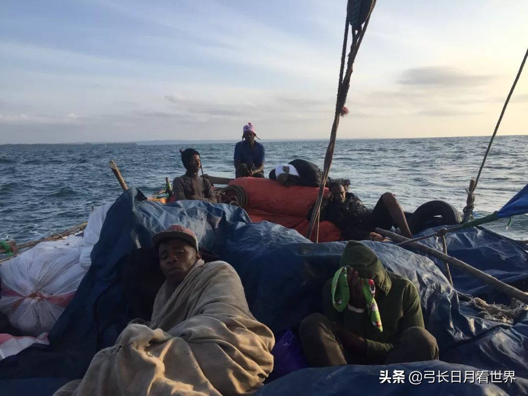 在非洲遇见这人，不给钱，要把我扔海里喂鲨鱼