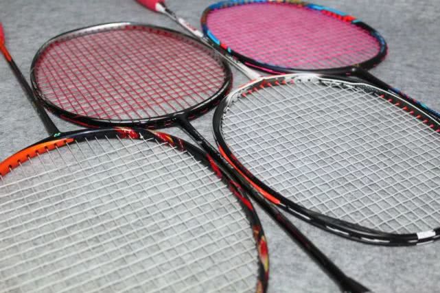 进攻型羽毛球拍推荐排行榜前十名,快速进攻高端羽毛球拍推荐