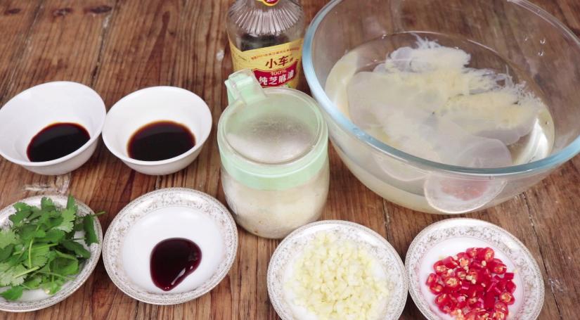 海蜇凉拌脆脆粘粘的是哪个部位,脆脆的海蜇怎么做才好吃