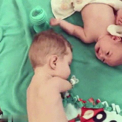 宝宝出生就没有双手双脚，原因在于父母，如何预防胎儿畸形