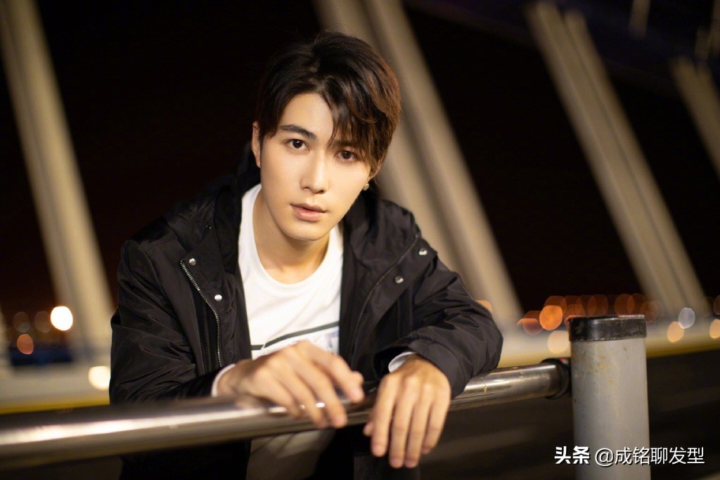 鏉庢槗宄拌敗寰愬潳涓垎,鏉庢槗宄拌敗寰愬潳鍒樻捣