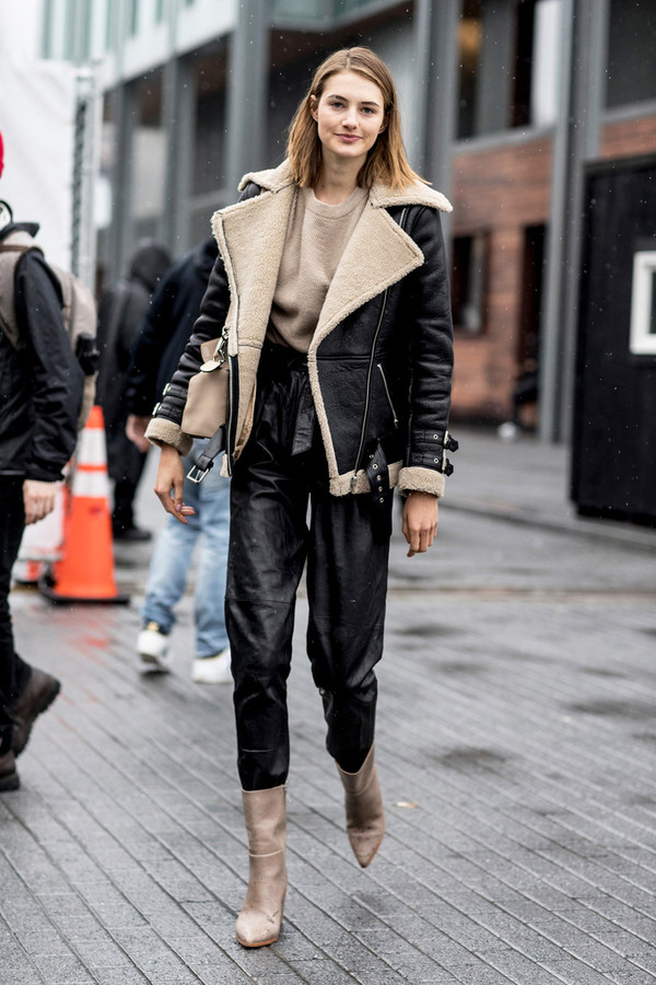 四五十岁的女人穿衣别装嫩,四五十岁的妈妈打扮非常好看