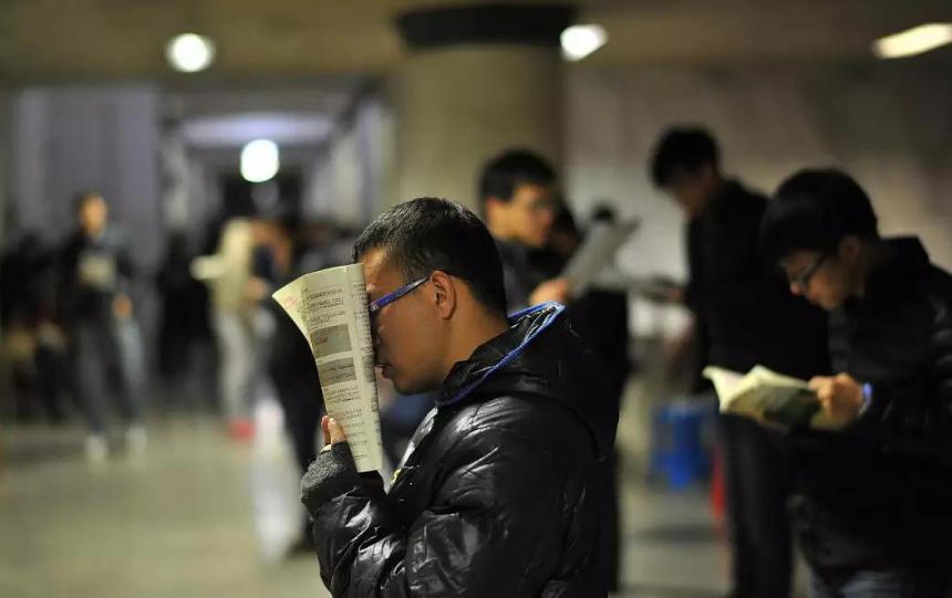 考研复习时该不该早做真题,考研择校不能踩的坑