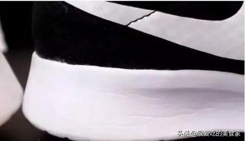 鞋子的白边容易弄脏怎么有效清洗,鞋子白边发黄教你一招清洁