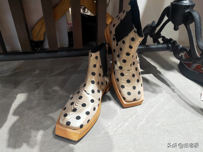 想做服装生意,服装生意现在好做吗