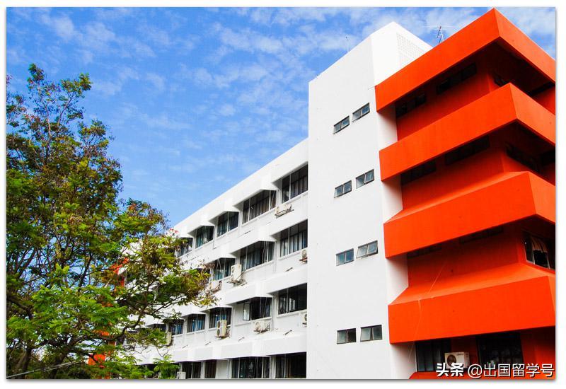 泰国玛哈萨拉堪大学教育学硕士,泰国玛哈萨拉堪大学文化科学博士