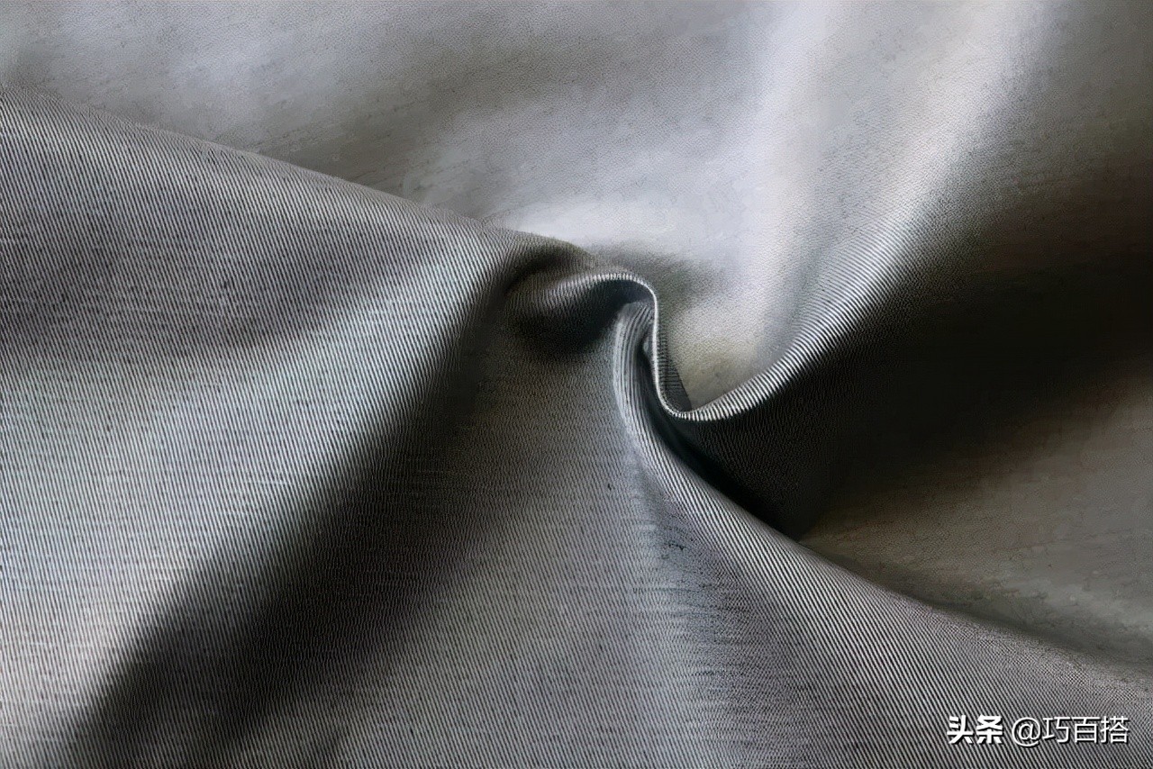 风衣是永不过时的时尚,选择一件适合自己的风衣