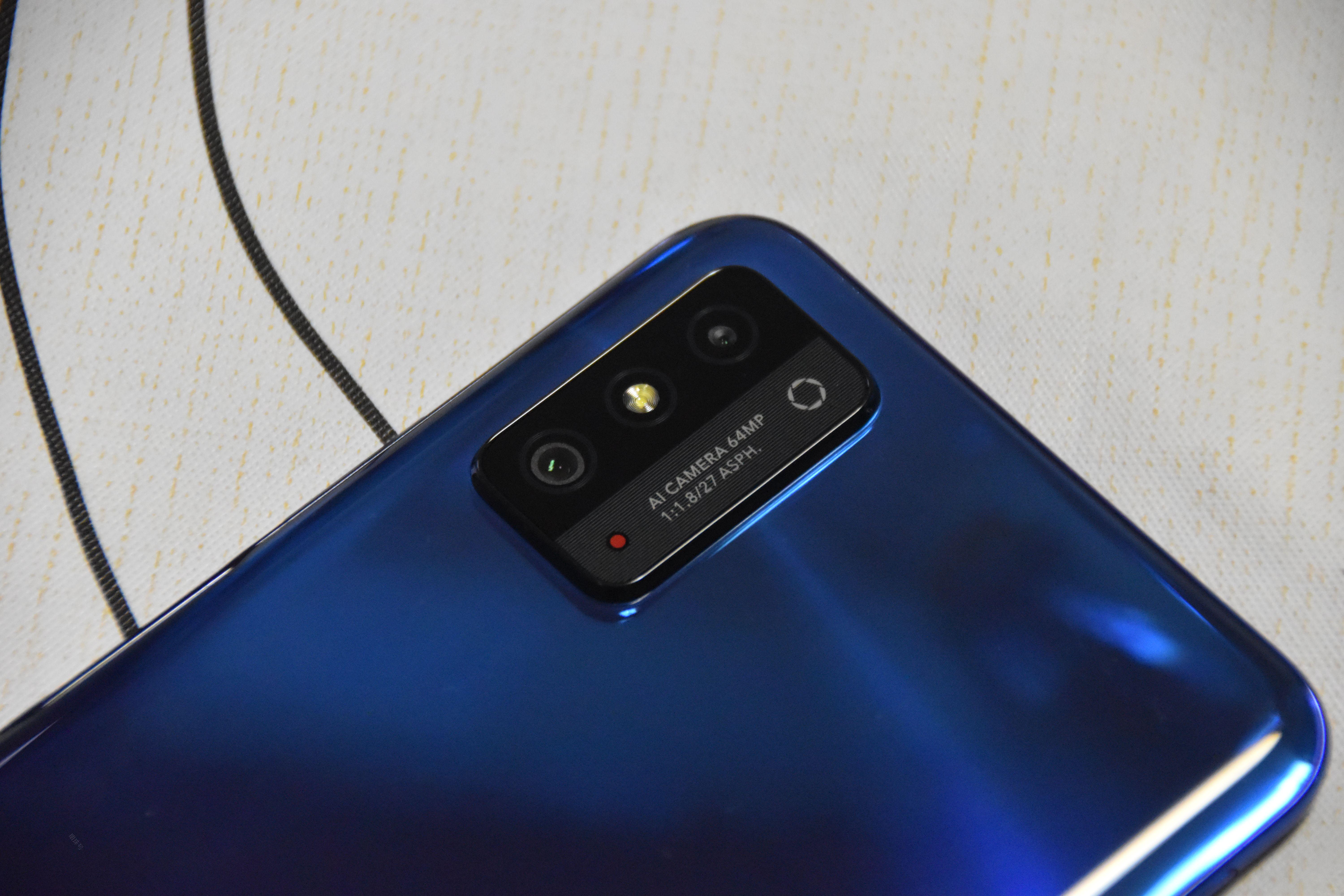 荣耀x30max60w超级快充,荣耀X30MAX深度评测