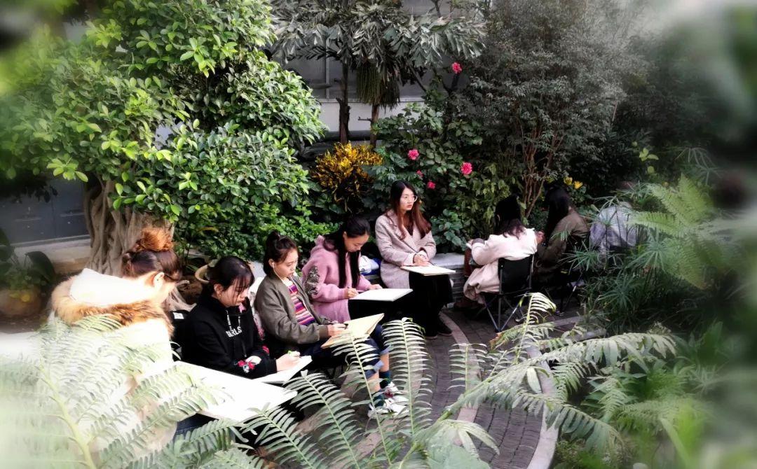 北京这个学校很“火”!坐拥3大花园、果园、动物园,集美貌与知识于一体!