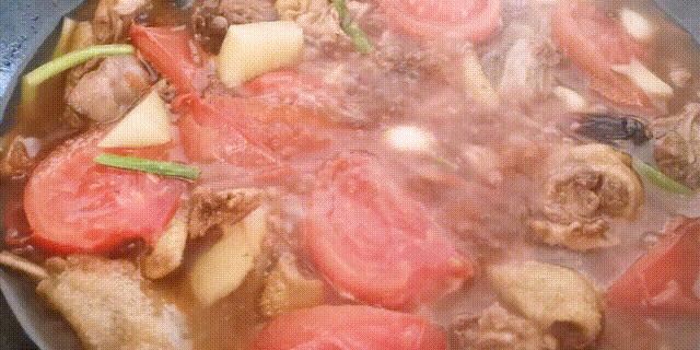 在家做一道香辣又美味的地锅鸡,在家做了一顿自己亲手做的红烧鸡