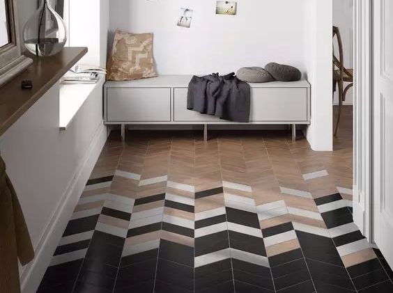 看一下铺地的拼图,木地板地砖拼接方法