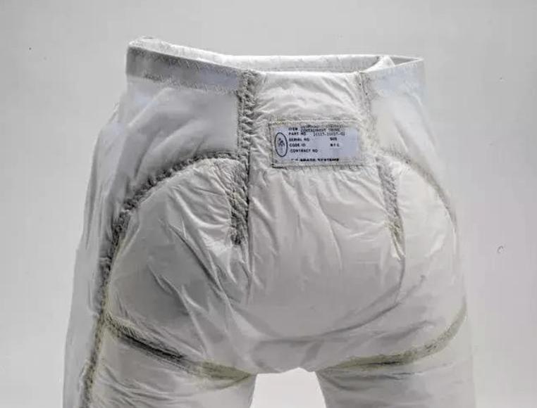 宇航员在太空的屎尿怎样处理,宇航员太空中屎尿怎么处理