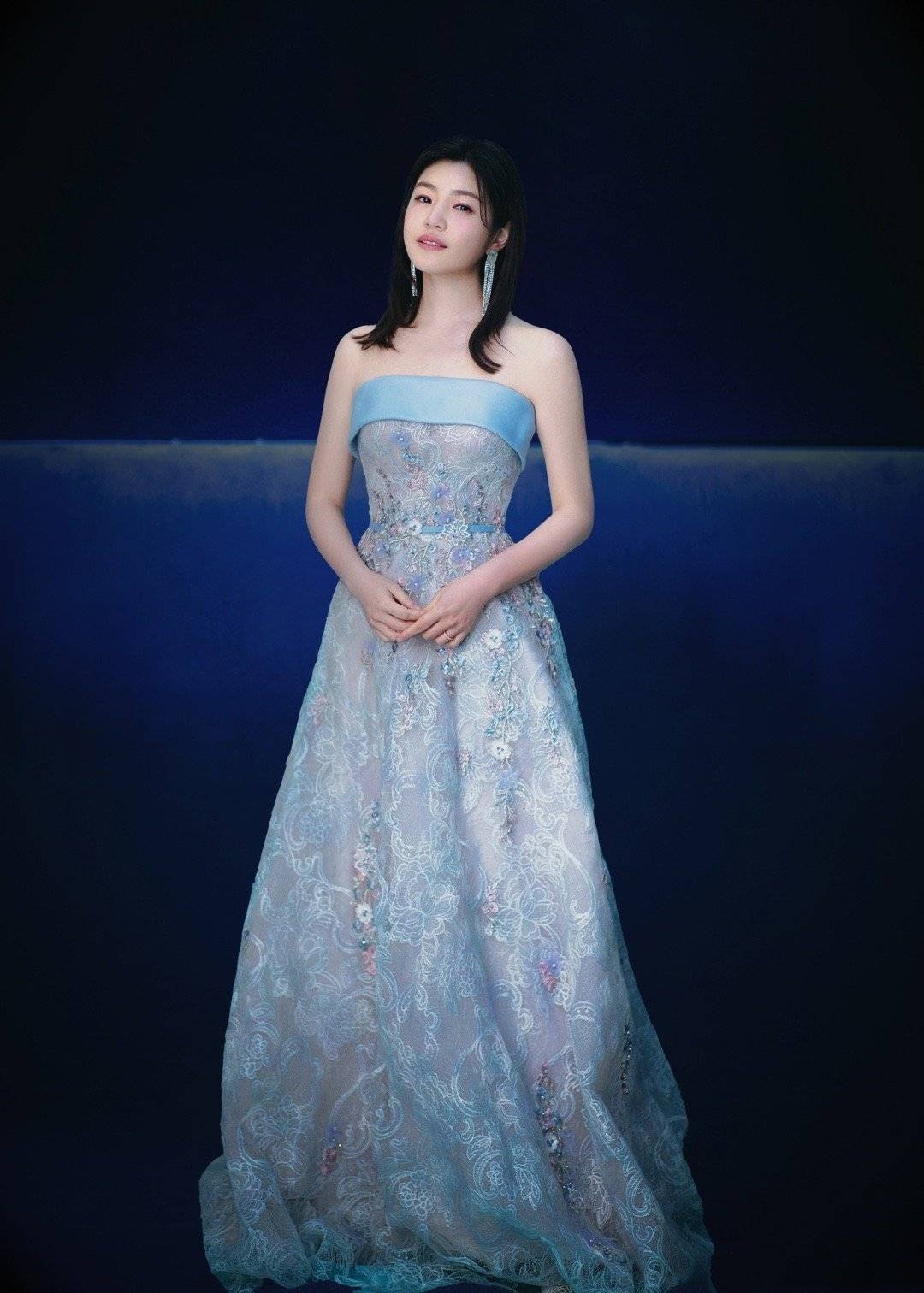 陈妍希细腰,陈妍希晒照窈窕身材抢镜