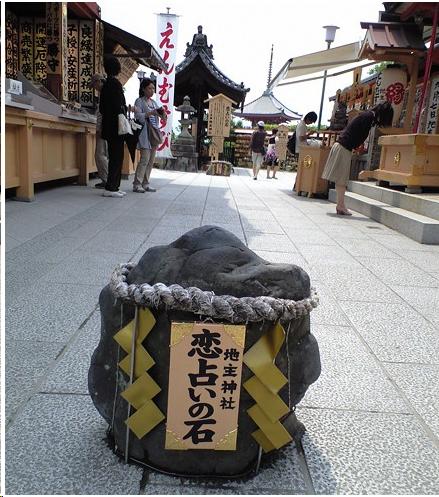 来到日本不能错过章鱼小丸子,去京都不可错过的和服体验