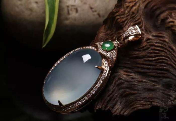 佩戴翡翠你需要了解的知识点必看,佩戴翡翠的小知识