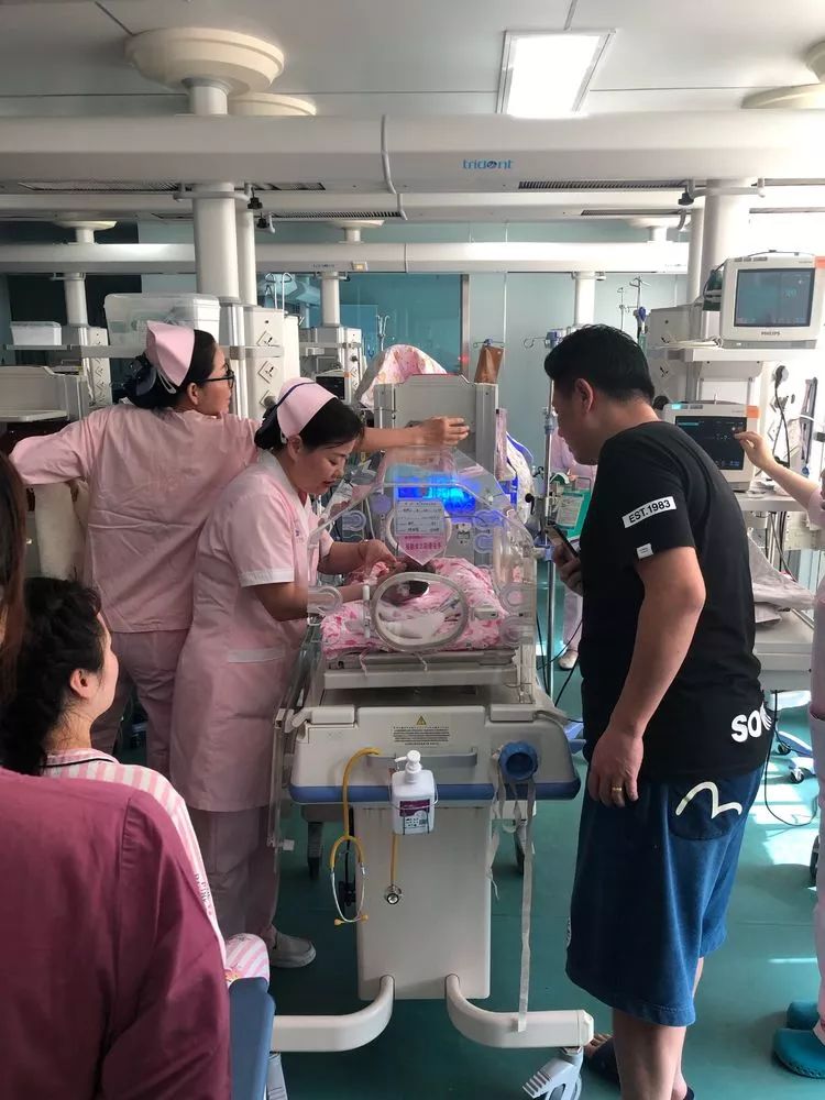 关于母乳喂养的感人故事,母乳喂养的感人事件