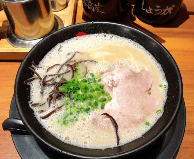 上海美食推荐必吃的餐厅最新,上海最值得去的5家餐厅好吃不贵