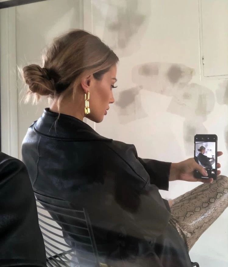 适合黑长直的百搭发型,黑长直的减龄发型