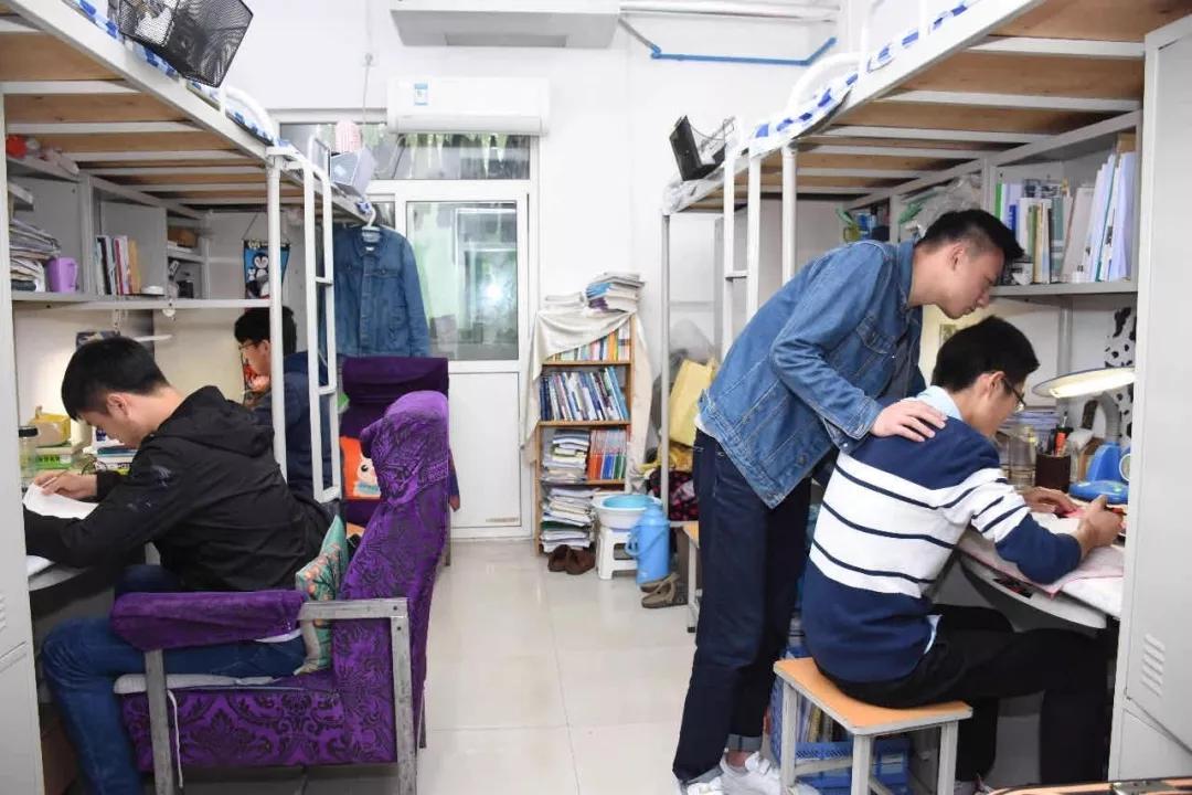 西京学院的真实感受,逛了一圈大学校园