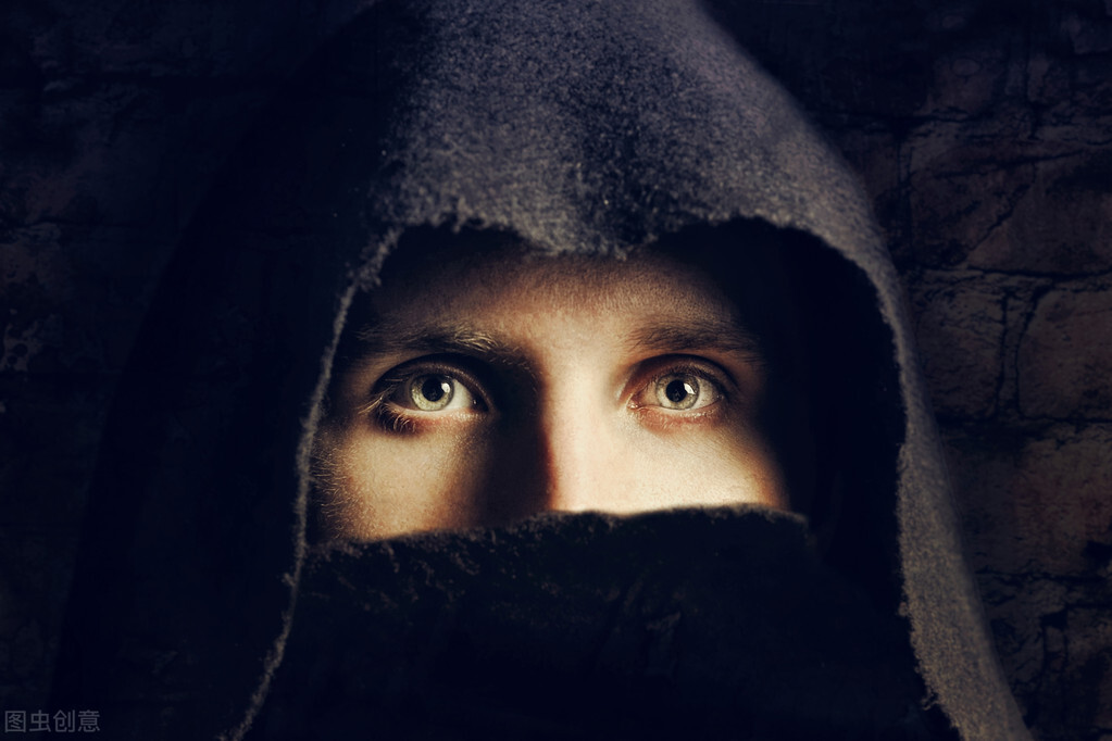 梦见在厕所里吃饭恶心是什么预兆,梦见在厕所吃饭什么意思