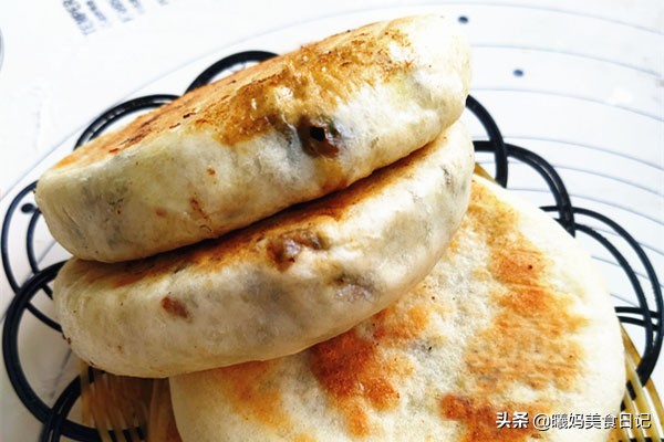 面发了怎么做饼,馅饼的面怎么和面又软又薄不破皮