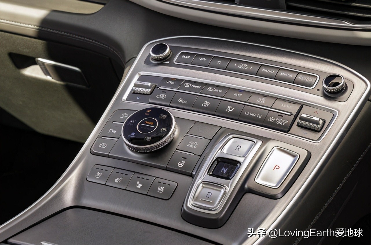 全新现代圣达菲2024款,2013年现代圣达菲2.0手动多少油耗