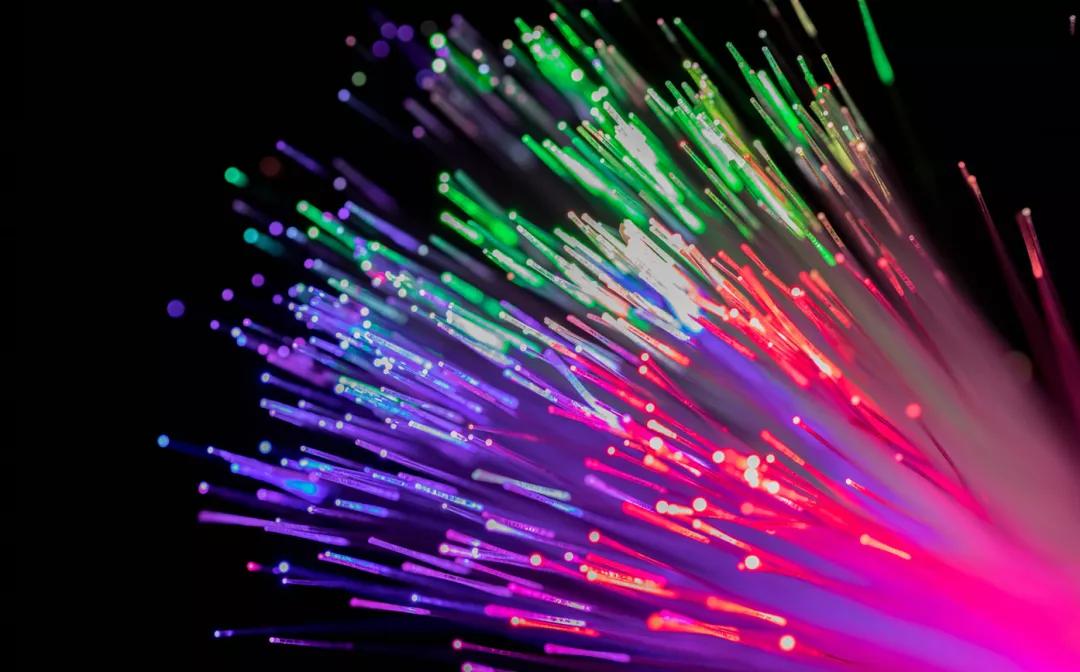 频率与波长的关系是,绕射能力穿透能力与频率的关系