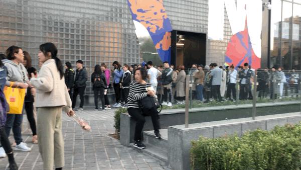 排队1小时逛HARMAY話梅后，顾客给了差评