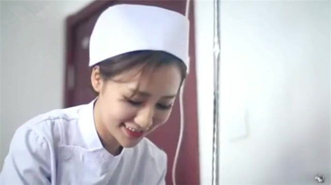 顺产一般几天开始拉粑粑,顺产时拉大便了医生会帮忙洗吗