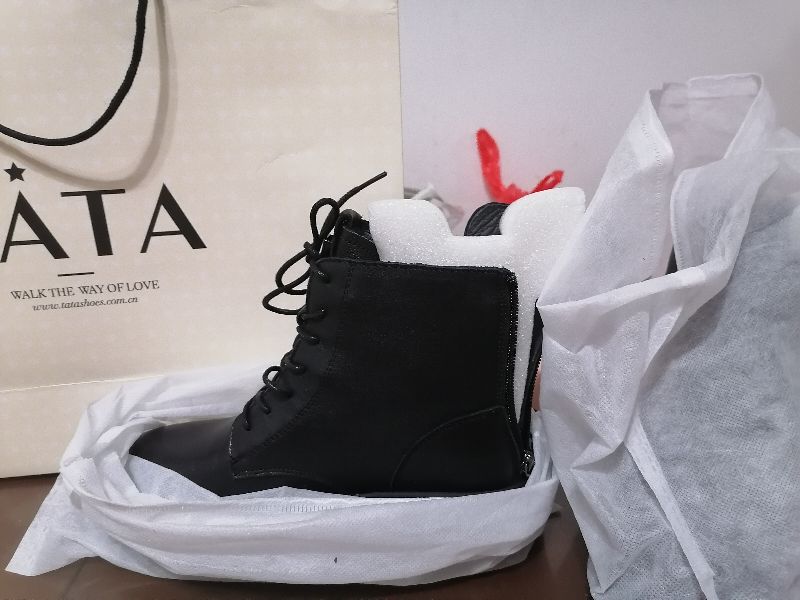 女人永远离不开购货诱惑!