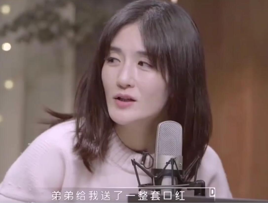 易烊千玺是否被过度吹捧,易烊千玺抠门日常