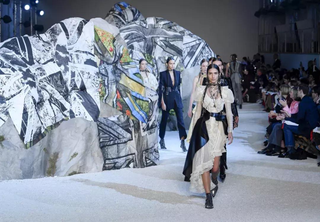 开云7亿！LVMH15亿！巴黎圣母院有救了！