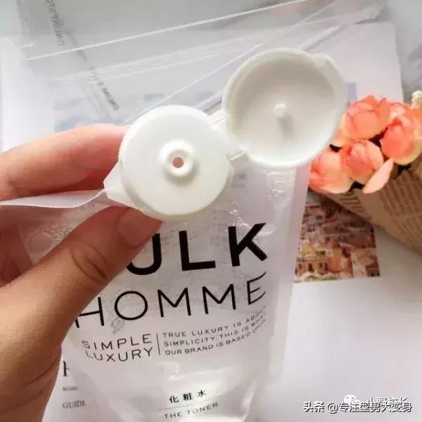 不同肤质的人怎么选护肤品,男生适合的保湿护肤品推荐