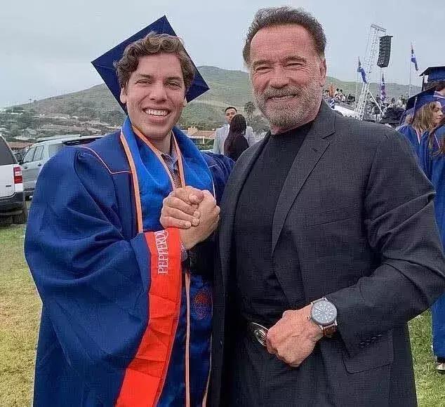 这些神级的劳模演员,他们的作品看一部少一部了