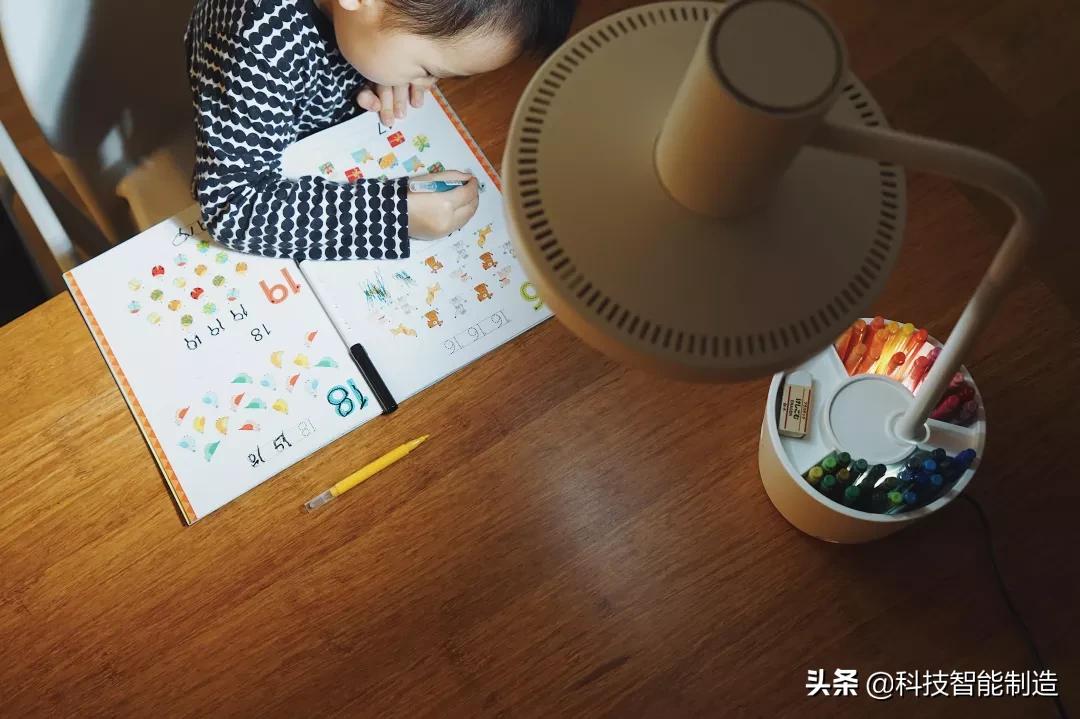 巴慕达台灯视频,日本乔布斯