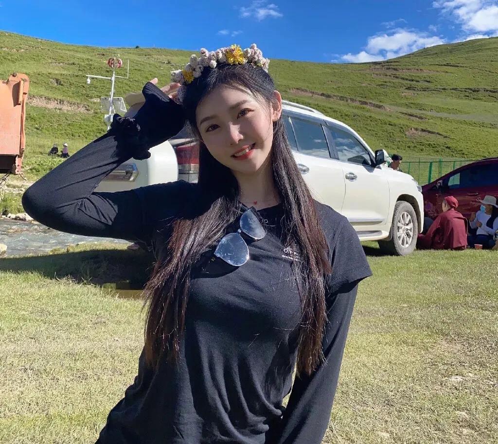 身高177的“蜜桃甜心”,大长腿搭配沙漏身材,好身材需要肌肉