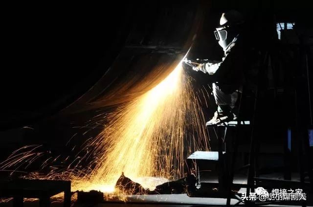 电焊初学者的技巧,电焊入门简单吗