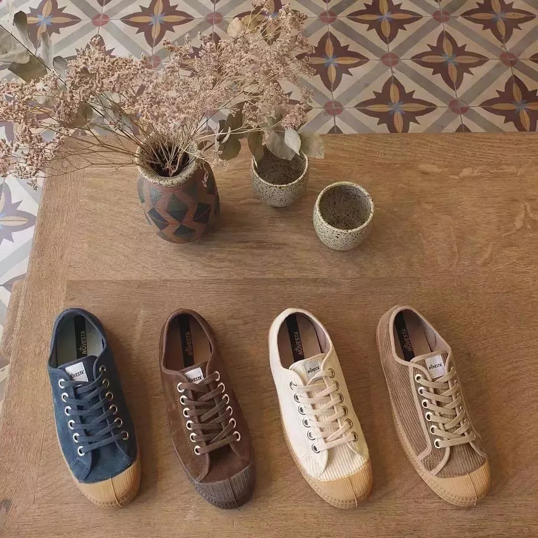 休闲小白鞋匡威vans,年度最火vans小黑鞋这样穿真酷